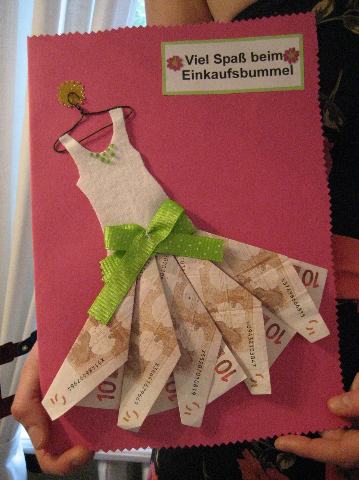 Прикольный подарок подруге