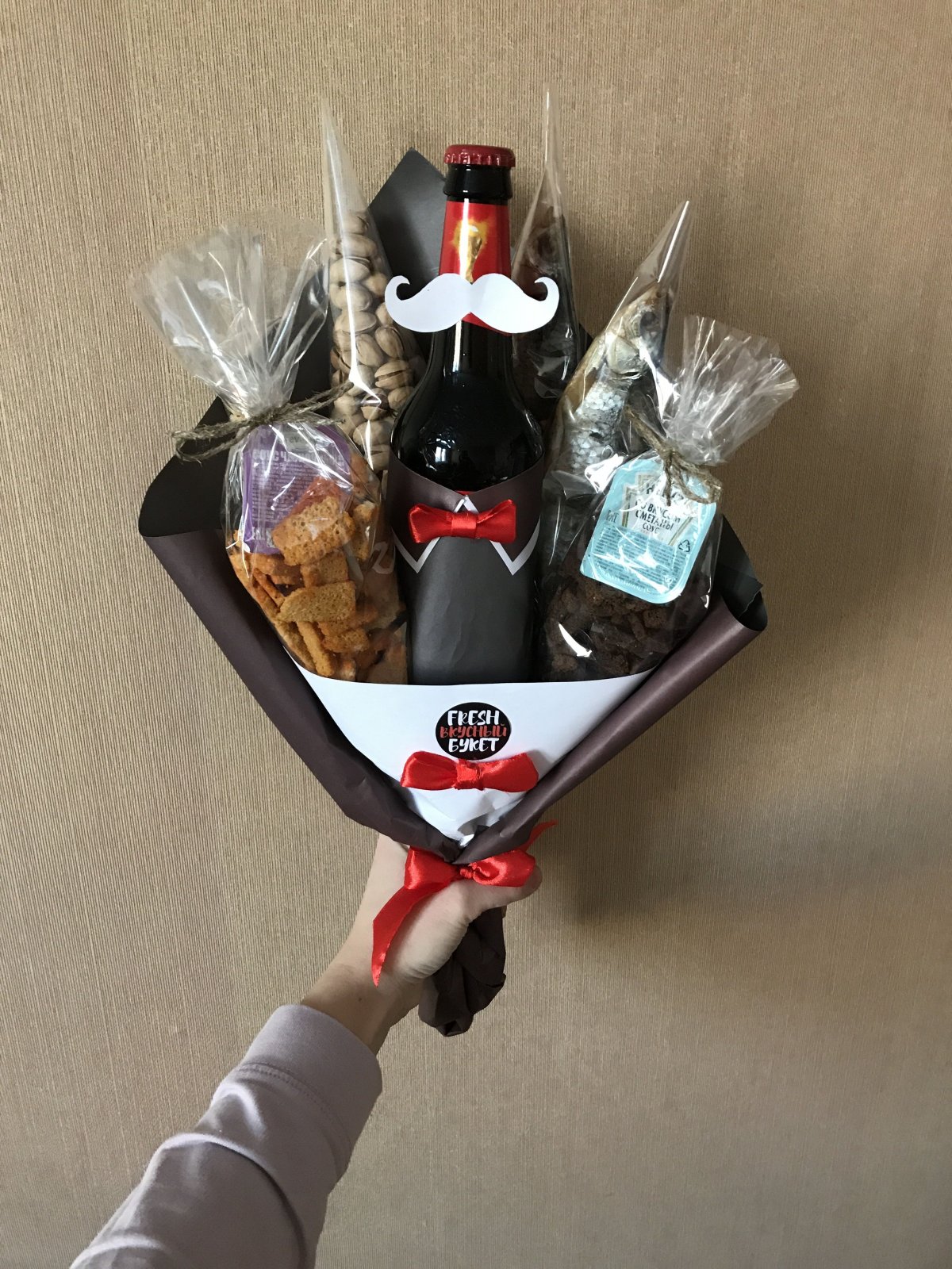 Мужской букет с носками и пивом