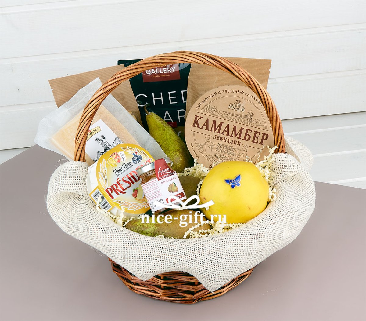 Сырная корзина в подарок