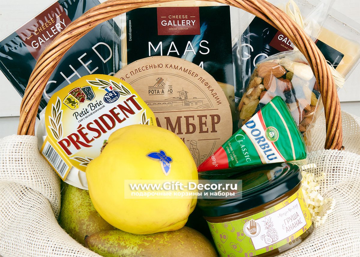 Подарочная корзина "сырная"