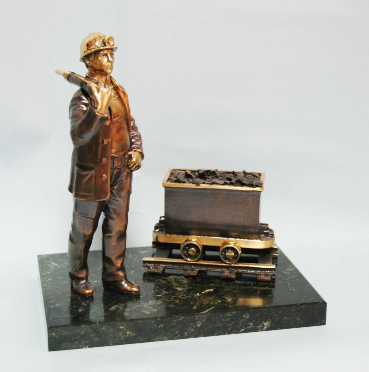 Статуэтка Шахтер бронза