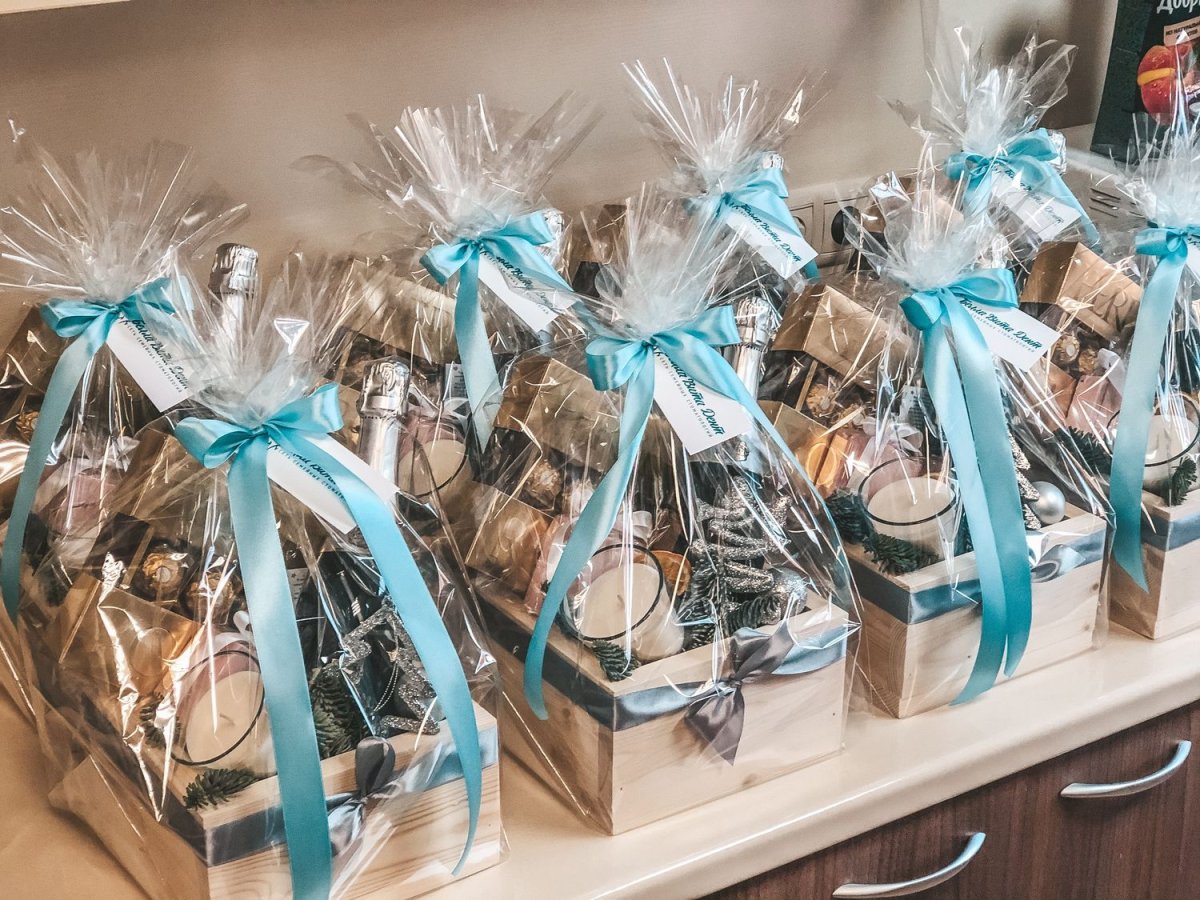 Корпоративные подарки на новый год 2023