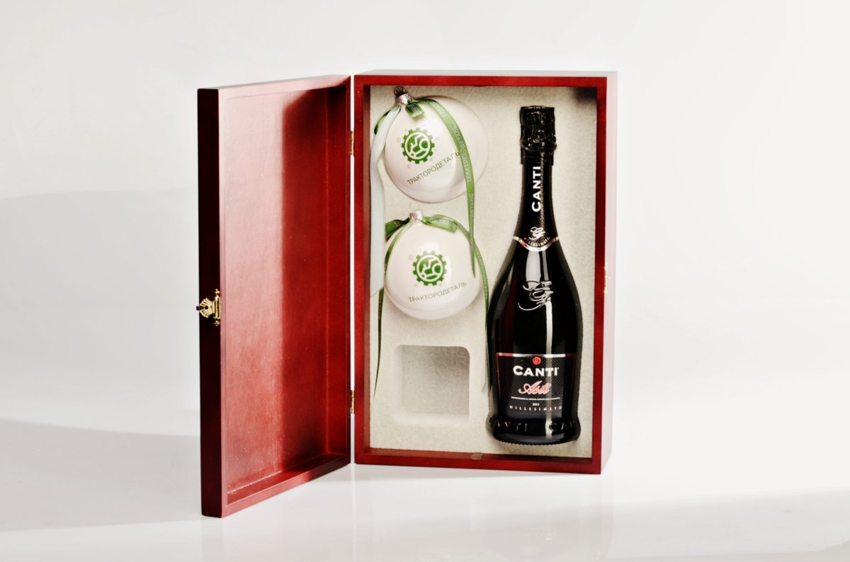 Человек с подарком