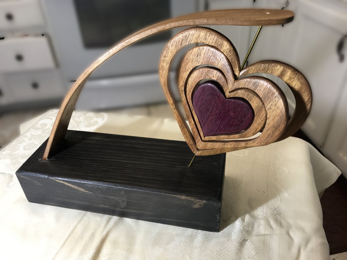 Необычные подсвечники из дерева