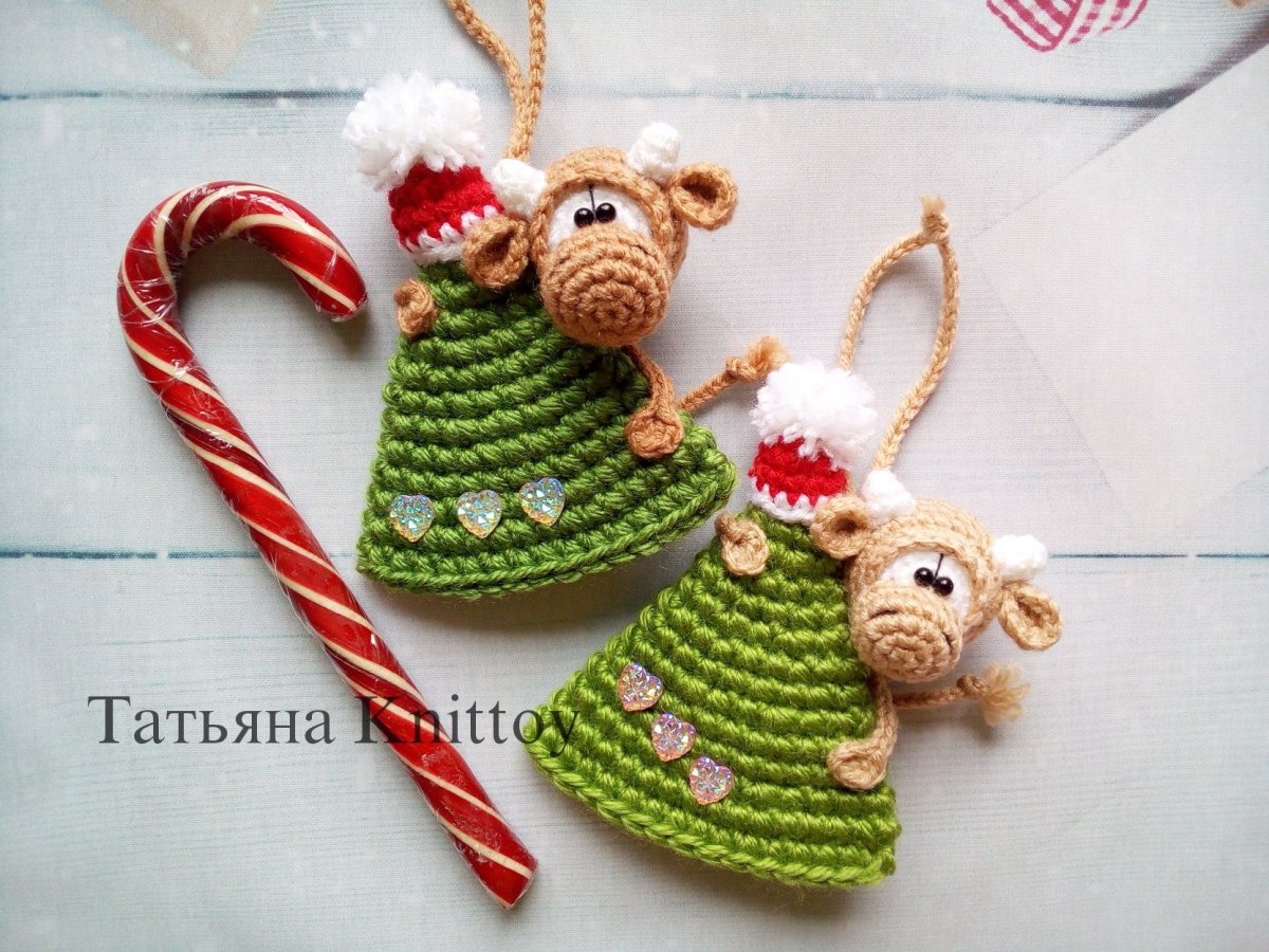 Елочка связанная крючком для новогодних подарков