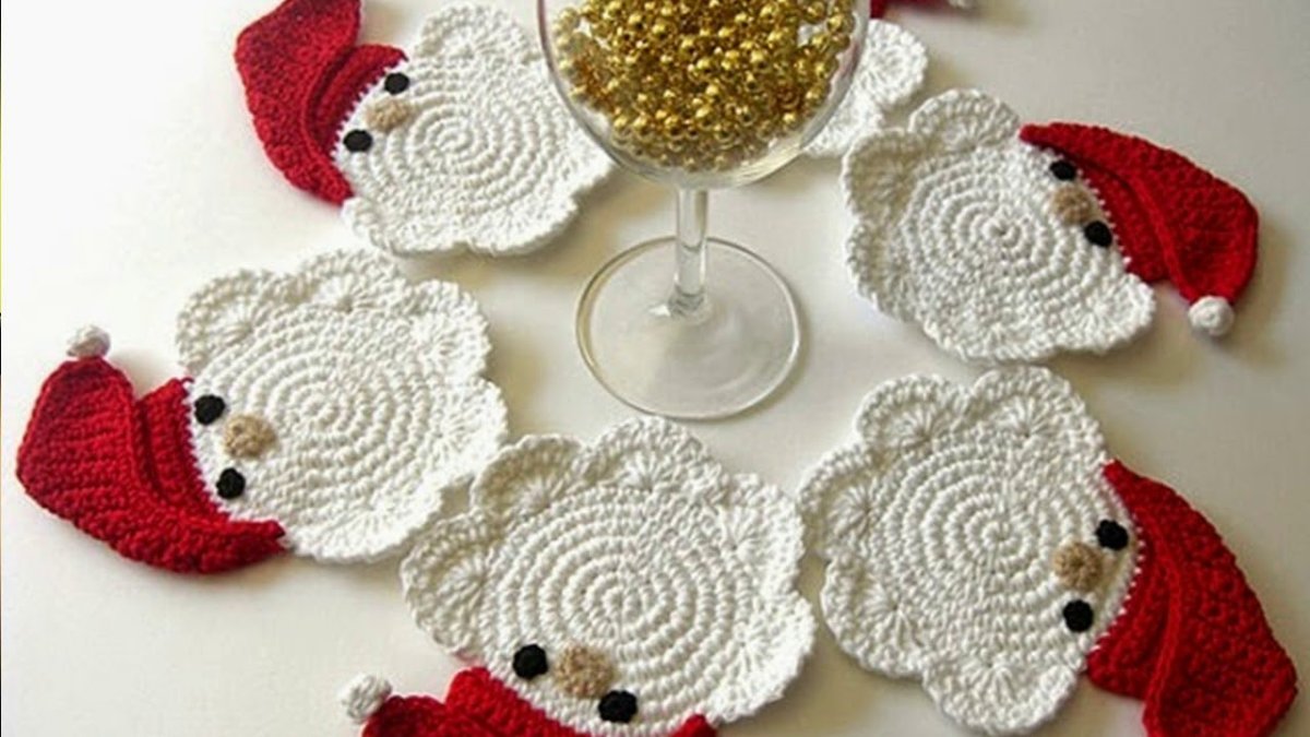 Вязаные подставки для кружки новогодние