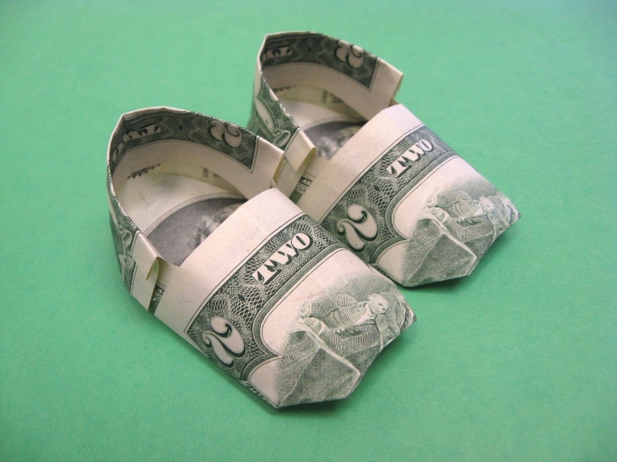 Корабль из денег