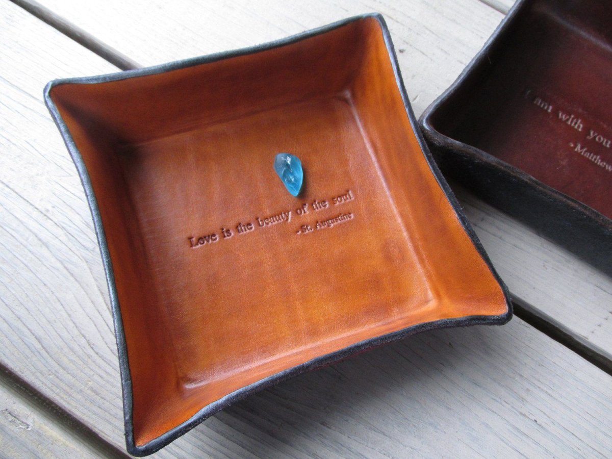 Подарки из кожи