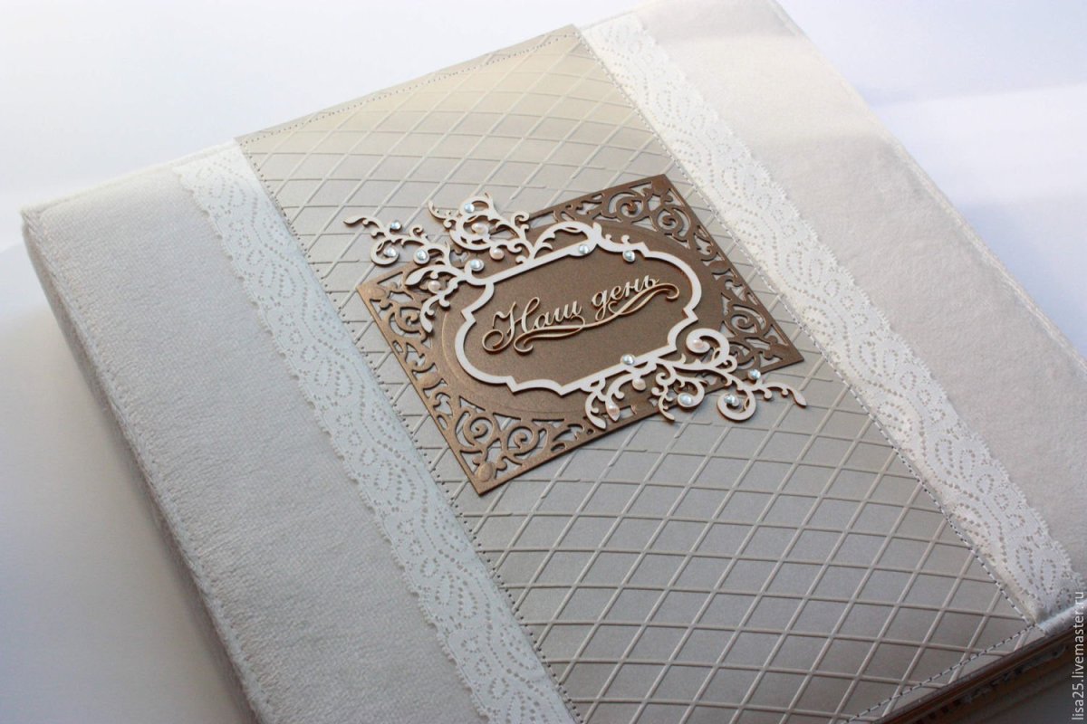 Подарок на свадьбу из кожи