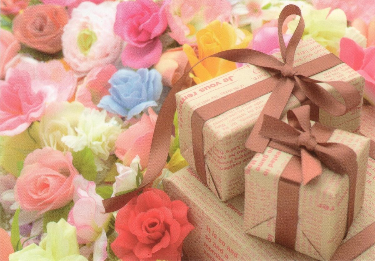 Розы с конфетами