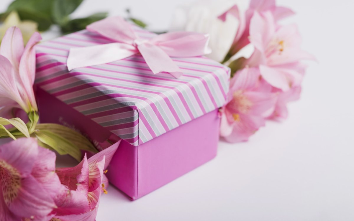 Цветы в коробке