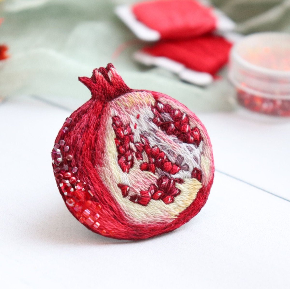 Фруктово цветочный букет с гранатом