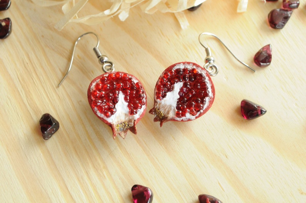 Торт с гранатом