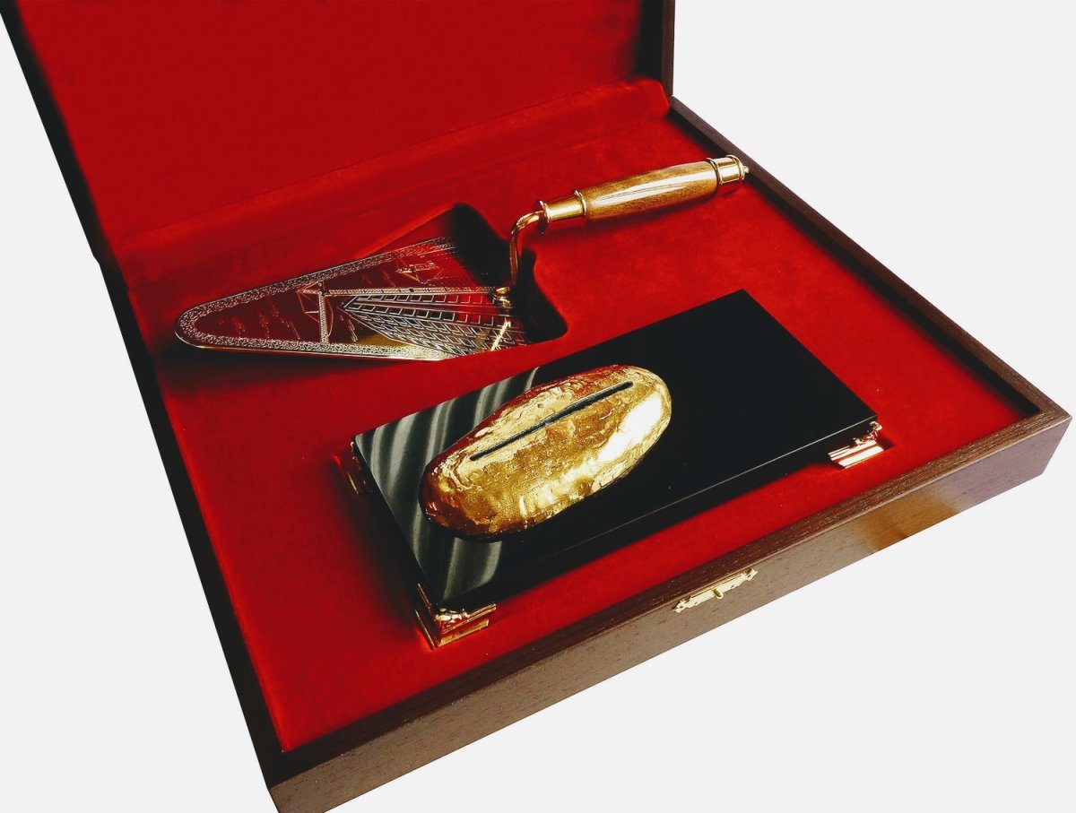 Золотой Мастерок сувенир