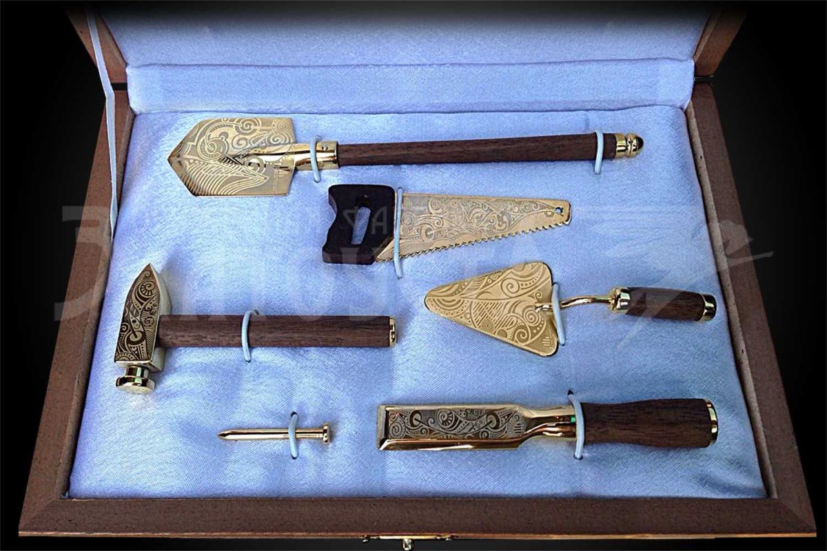 Прикольный подарок строителю