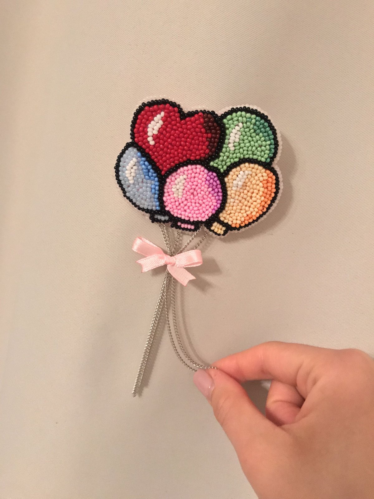 Вышивка брошь воздушный шар