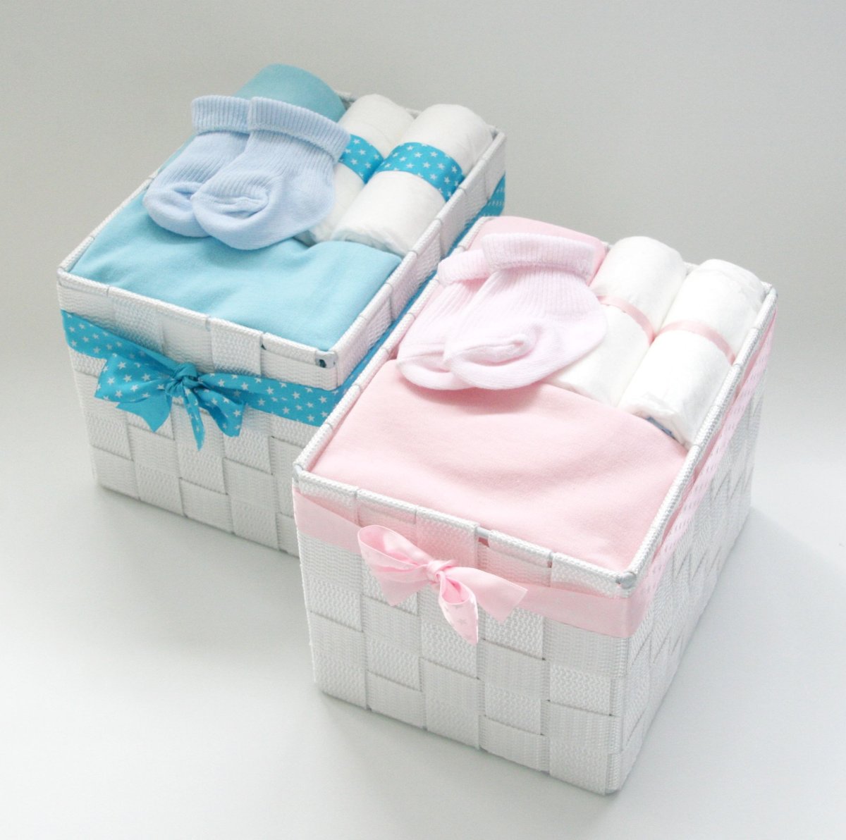 Подарок на рождение девочки в корзинке