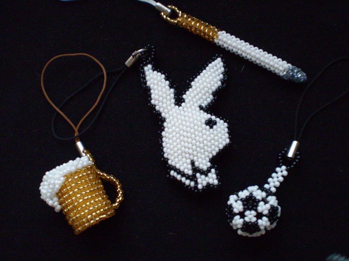 Буквы из бисера