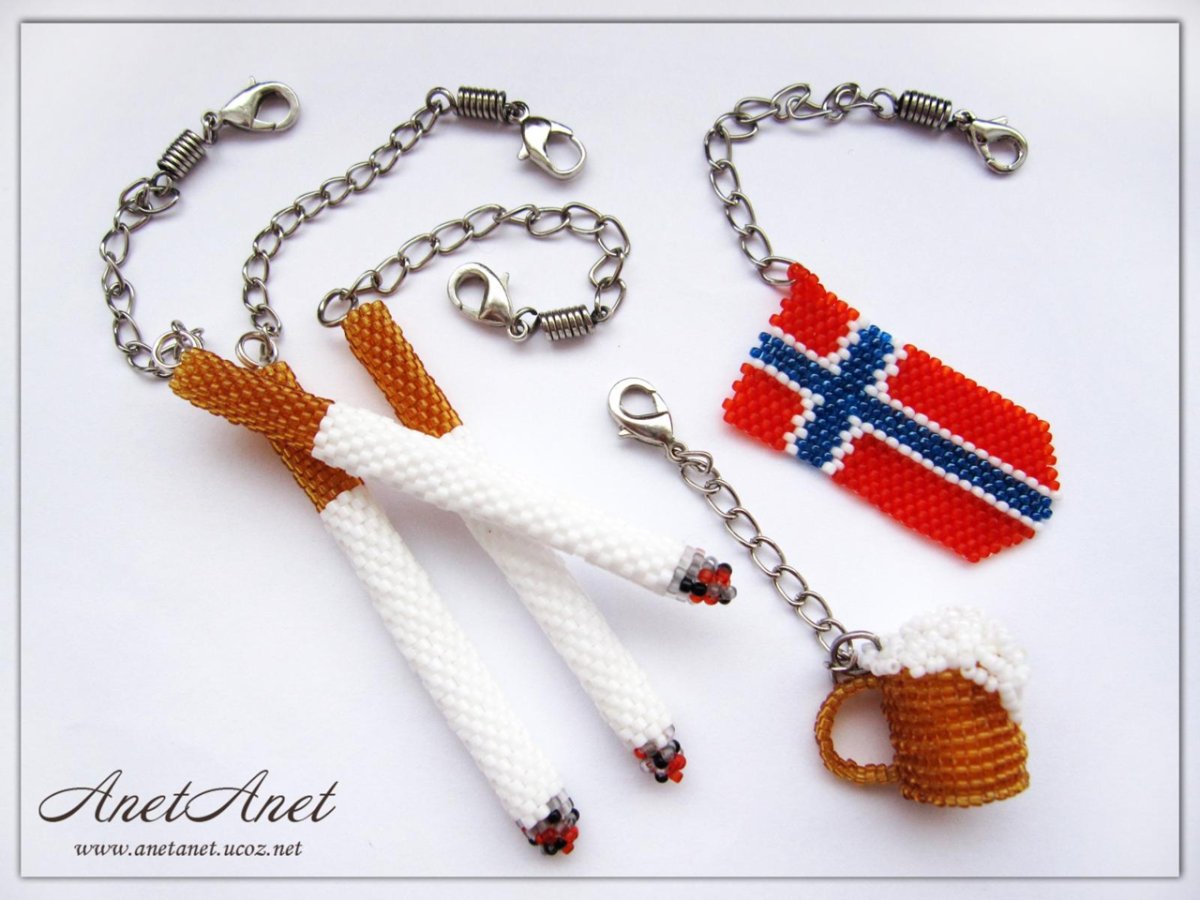 Брелок из бисера