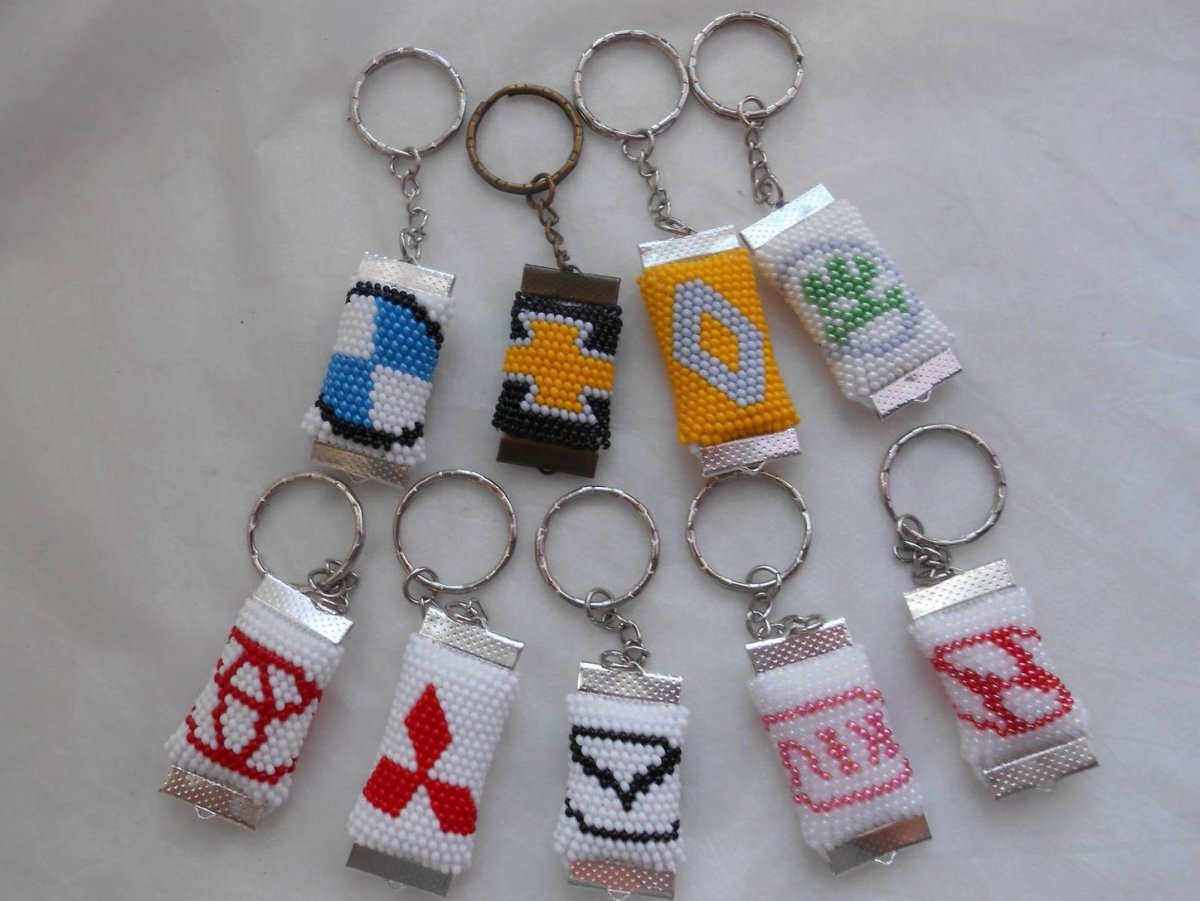 Брелок из бисера на ключи