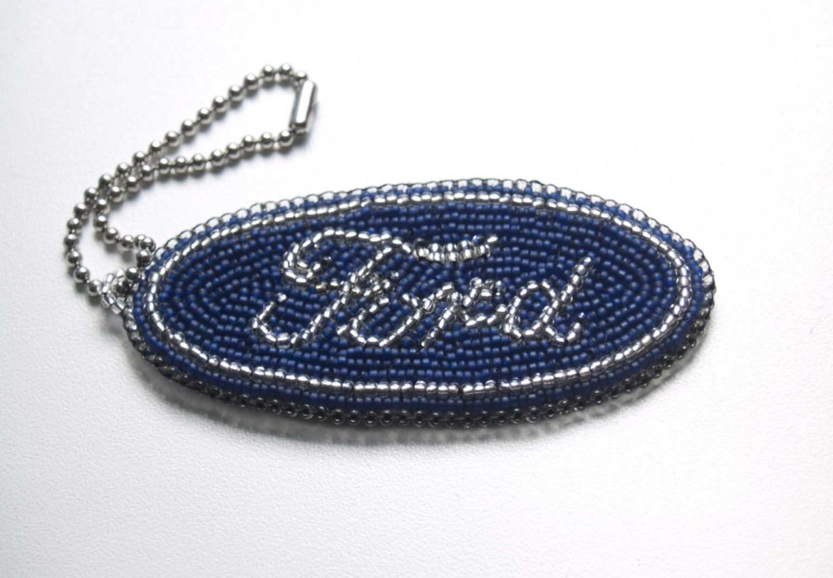 Ежик брошь вышитая