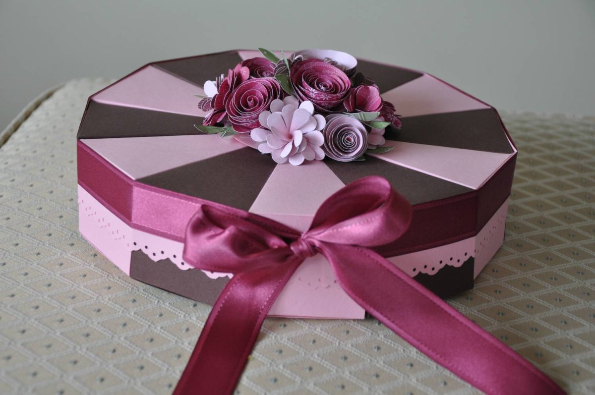 Торт из картона с подарками