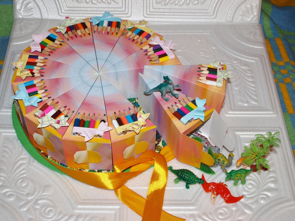 Бумажный торт в детский сад