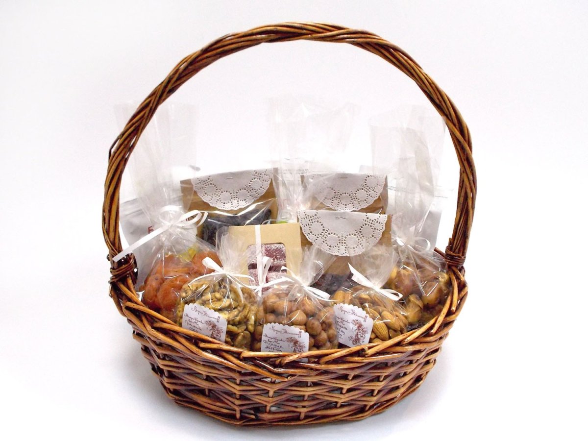 Букет из орехов и сухофруктов