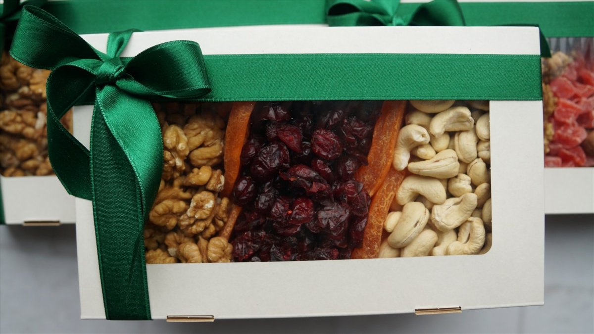 Букет из сухофруктов в кульках