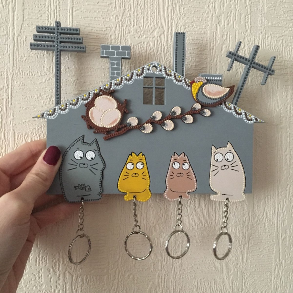 Необычные ключницы настенные