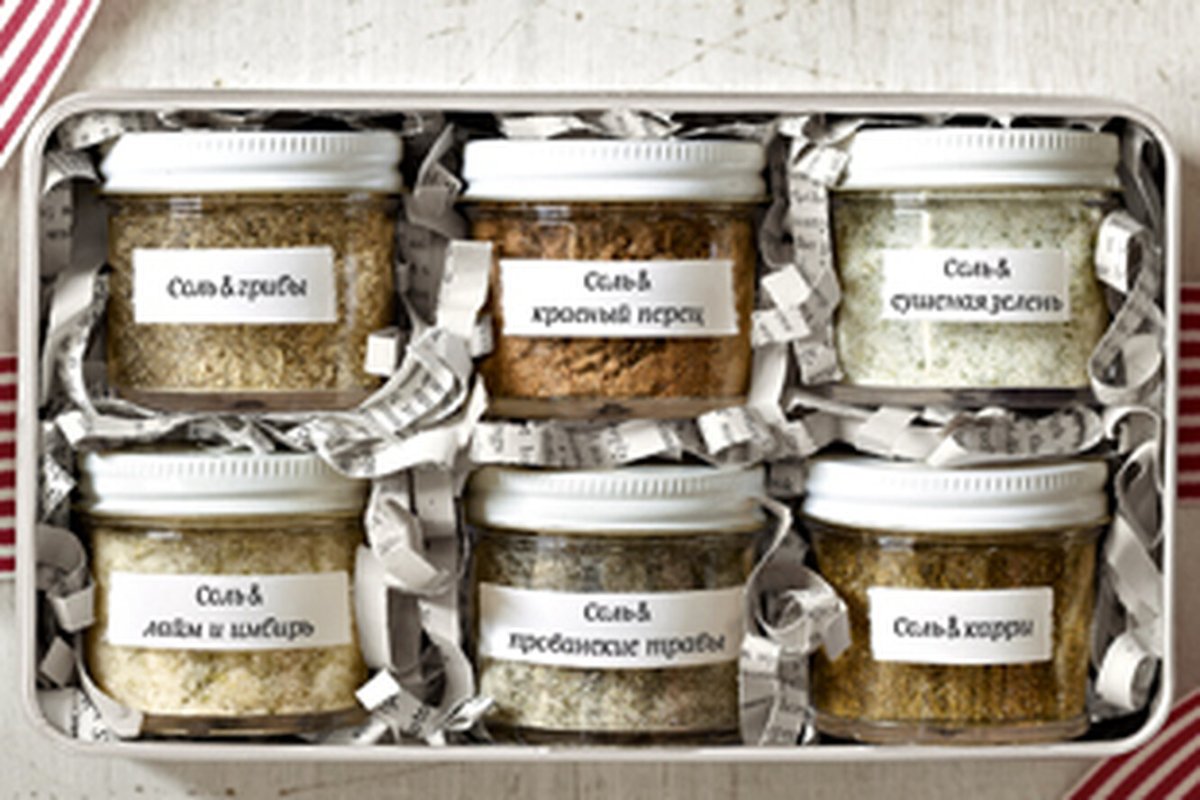 Торт из кухонной утвари