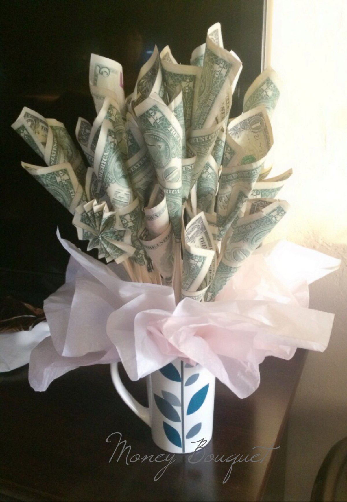 Необычный подарок из денег