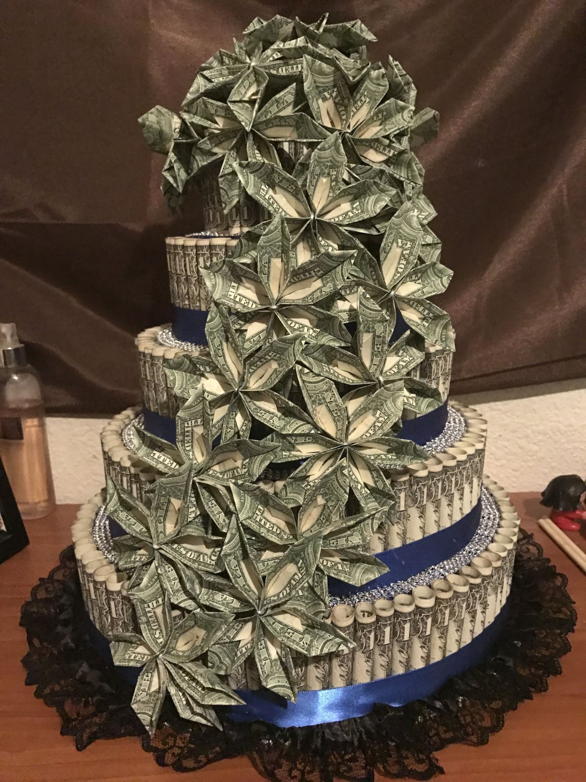 Оригинальный подарок из купюр