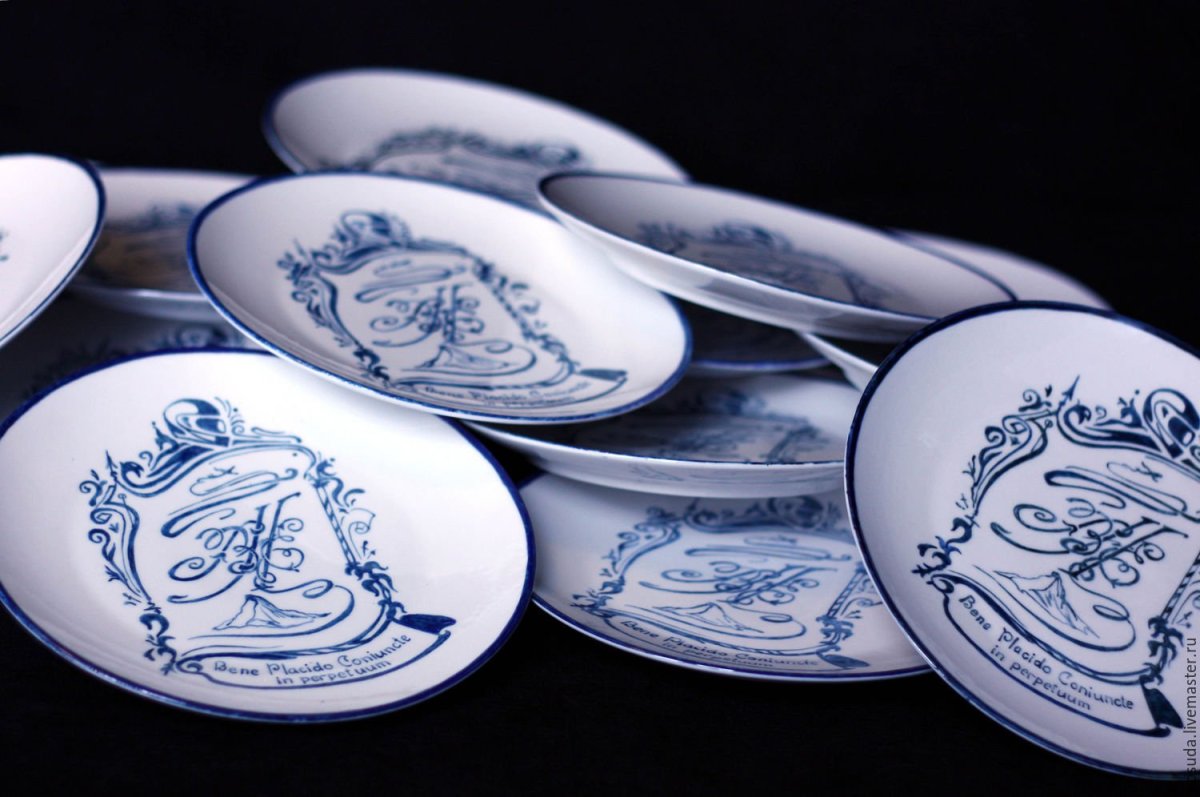 Гравировка на тарелке