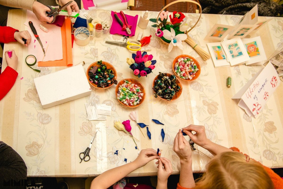 Торт из канцтоваров