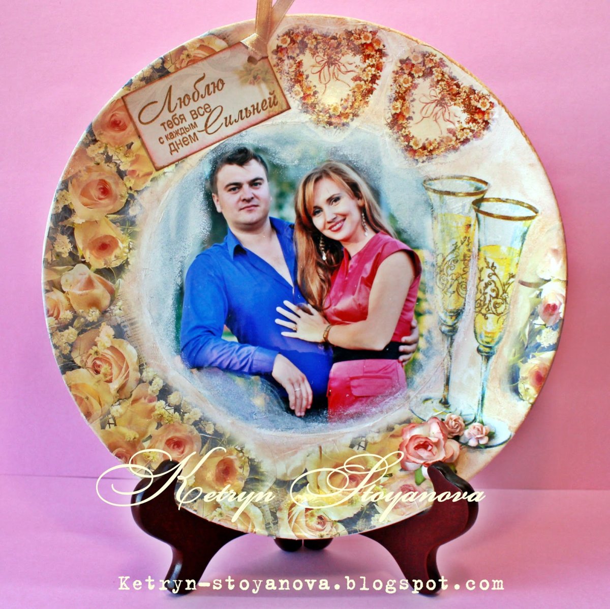 Зеркала в фарфоровых рамках