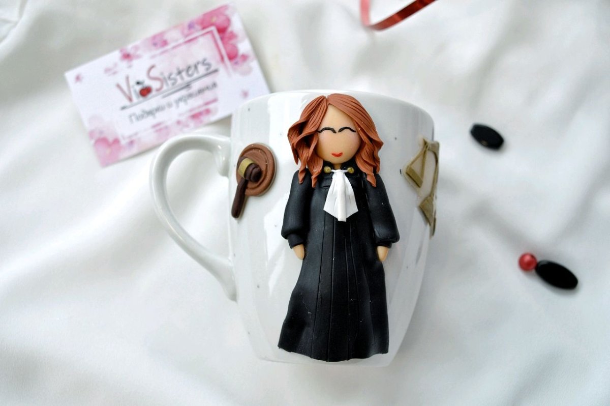 Кружка из полимерной глины для судьи